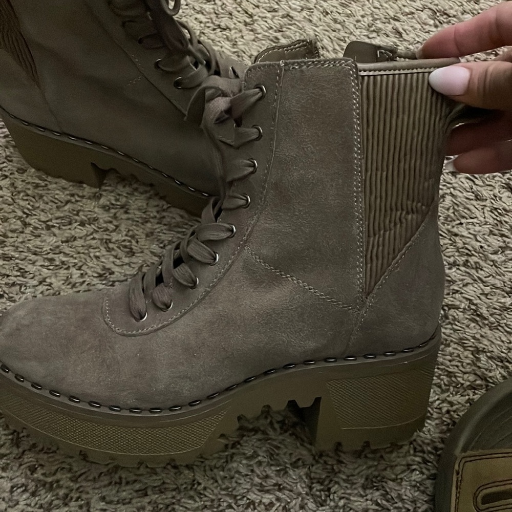 VINCE CAMUTO Combat Boot